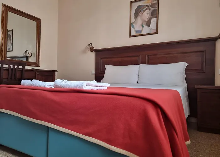 Domi 10 Apartment, Stazione Termini, Via Curtatone 12