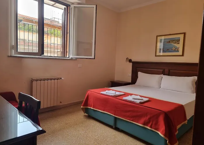 Domi 10 Apartment, Stazione Termini, Via Curtatone 12 Rom