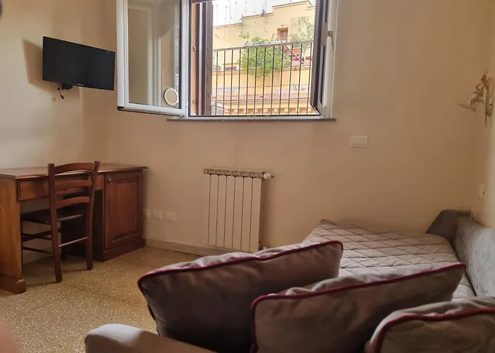 Domi 10 Apartment, Stazione Termini, Via Curtatone 12 Rom