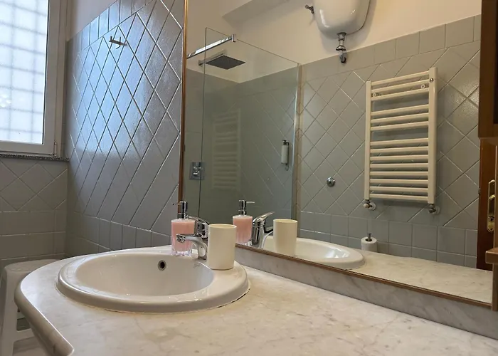Domi 10 Apartment, Stazione Termini, Via Curtatone 12 * Rom